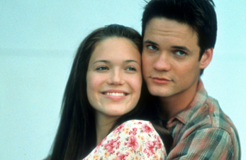 Mandy Moore and Shane West recreate moment from A Walk to Remember and we’re crying