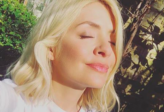 Fans are loving Holly Willoughby’s printed dress but there’s one major disadvantage