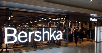 Monday would look better with this €20 Bershka skirt in all FOUR colours, thanks