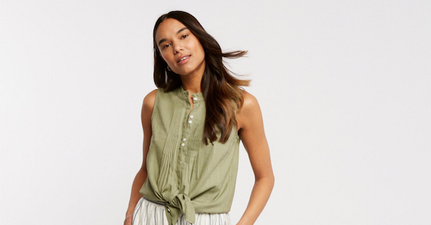 The flattering €50 midi skirt that we’re going to LIVE in this spring