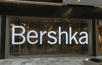 These €20 Bershka sandals are practically identical to the €64 Topshop version