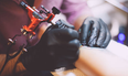 Woman convinces Tinder date to get a matching tattoo… and wow