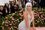 Dua Lipa’s boyfriend got caught staring at J Lo’s arse at the Met Gala and lol