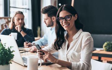 Study says that fake smiling at work makes you more likely to drink heavily