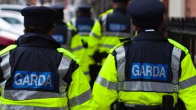 Shots fired outside Dublin shopping centre, Gardaí investigating
