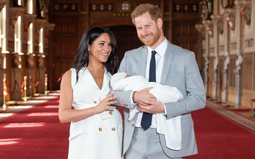 The three words Prince Harry said to Meghan before Archie’s photocall