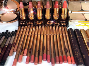 You can nab yourself a free Charlotte Tilbury lip pencil today and here’s how