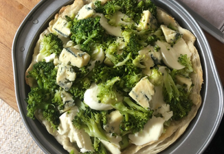 This broccoli and blue cheese pie is legit the dinner of dreams
