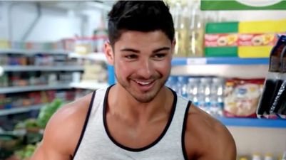 Love Island’s Anton gives his number to another girl tonight