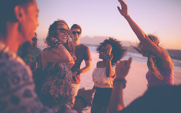 There’s a casting call for a group of mates to head out west and have the absolute craic!