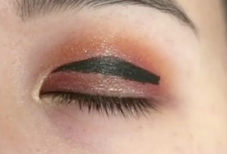 Floating eyeliner is now a thing and it’s the PERFECT hack if you have hooded eyelids