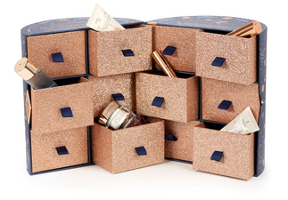 The 2019 Charlotte Tilbury advent calendar includes four full-sized products and it’s INCREDIBLE