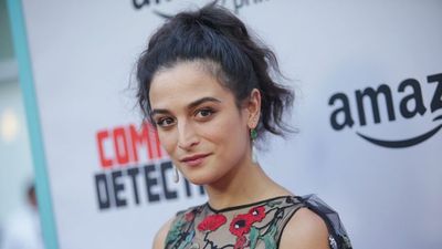 Actress Jenny Slate just announced that she’s engaged