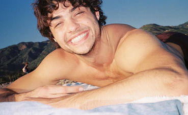 It looks like Noah Centineo has a gorgeous new girlfriend
