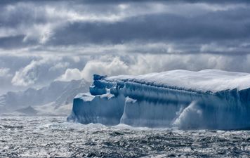 ‘Sydney-sized’ iceberg breaks off from Antartica ice shelf