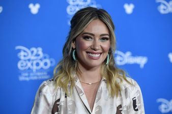 Hilary Duff has just shared the first photo from the Lizzie McGuire reboot