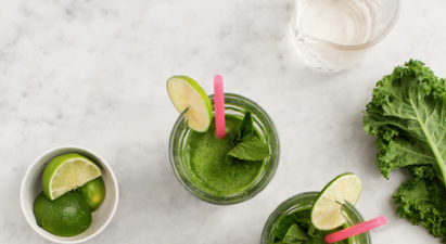 This green mojito-inspired smoothie will totally super-charge your mornings