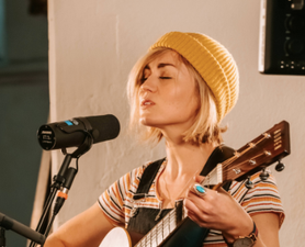 Irish singer songwriter Megan O’Neill on touring, traveling, and eventually coming home