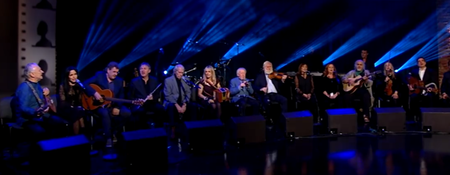 WATCH: A gorgeous rendition of ‘The Parting Glass’ on last night’s Gay Byrne tribute