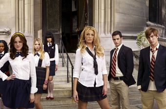 Kristen Bell is officially returning as narrator for the Gossip Girl reboot