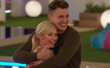 Amy Hart and Curtis Pritchard had a weird and awkward moment last night