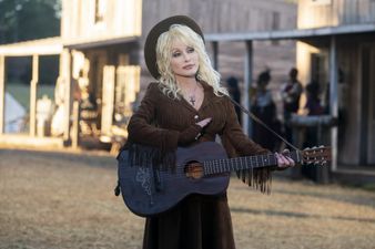 Barack Obama says he “screwed up” not giving Dolly Parton a Presidential Medal of Freedom
