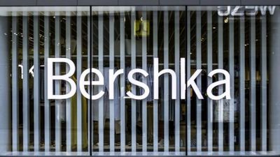 Meet the €40 violet Bershka dress that’s perfect for a last minute party outfit