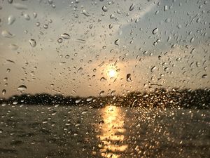 Met Éireann say we’re in for a ‘sunny and fresh’ day, but it will take a turn tonight