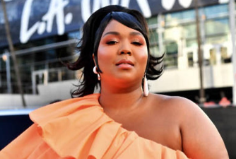 Lizzo’s latest nail trend is one we’re seriously eyeing up for our next trip to the salon