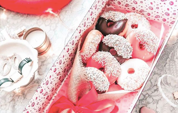 Looking for the perfect gift for someone special? We suggest a donut bouquet