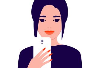 #StayHome: Tips for sexting during lockdown, according to the experts