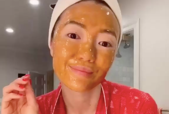 This two-ingredient mask promises to brighten your face and help with acne scars
