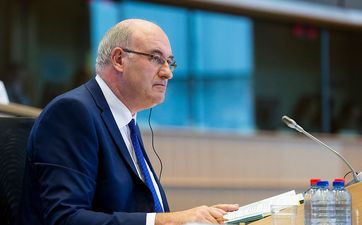 Phil Hogan to resign as EU Commissioner in wake of Golfgate controversy