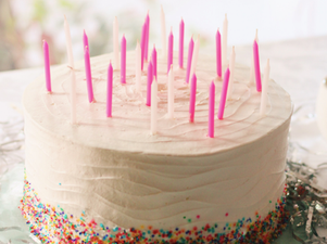 You’ll never cut a cake the same way again after seeing this TikTok trick