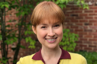 Ellie Kemper apologises for taking part in “unquestionably racist” ball