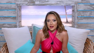 Tonight’s Love Island just screams random couples – and we’re here for it