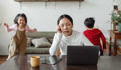 Mothers took on extra 173 hours of unpaid childcare during pandemic, study finds