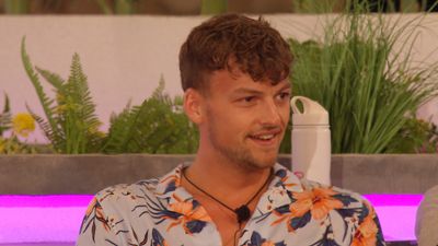 Love Island fans do some detective work to suss out why Hugo cries tonight