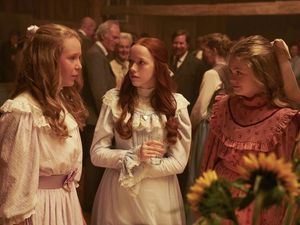 Anne with an E star Miranda McKeon begins chemo after breast cancer diagnosis