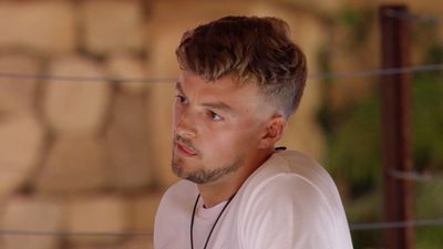 Love Island fans are obsessed with Hugo Hammond’s Hinge profile