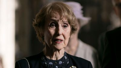 Sherlock and EastEnders star Una Stubbs dies aged 84