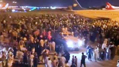 Simon Coveney confirms 15 Irish nationals are seeking to flee Afghanistan