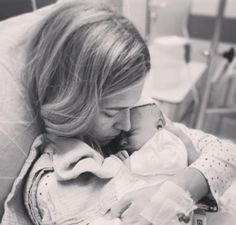 Amy de Bhrún welcomes her second baby