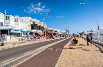 Irish woman gives birth to baby in taxi while on holidays in Lanzarote