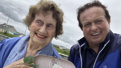 Marty Morrissey pays tribute to mum Peggy as he returns to radio