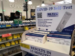 Pharmacists warn of antigen test shortage by this week