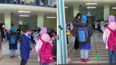 Italian students welcome and applaud Ukrainian children on first day of school