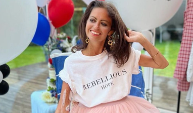 Deborah James calls for bowel cancer warnings on toilet paper