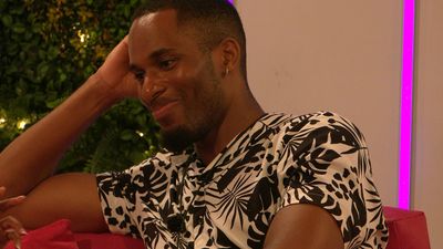 One of the new islanders will make a move on Indiyah tonight