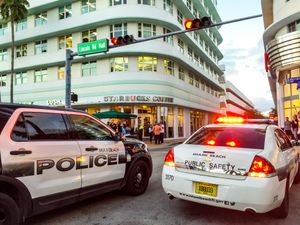 Woman lost baby after police stopped for coffee en route to hospital